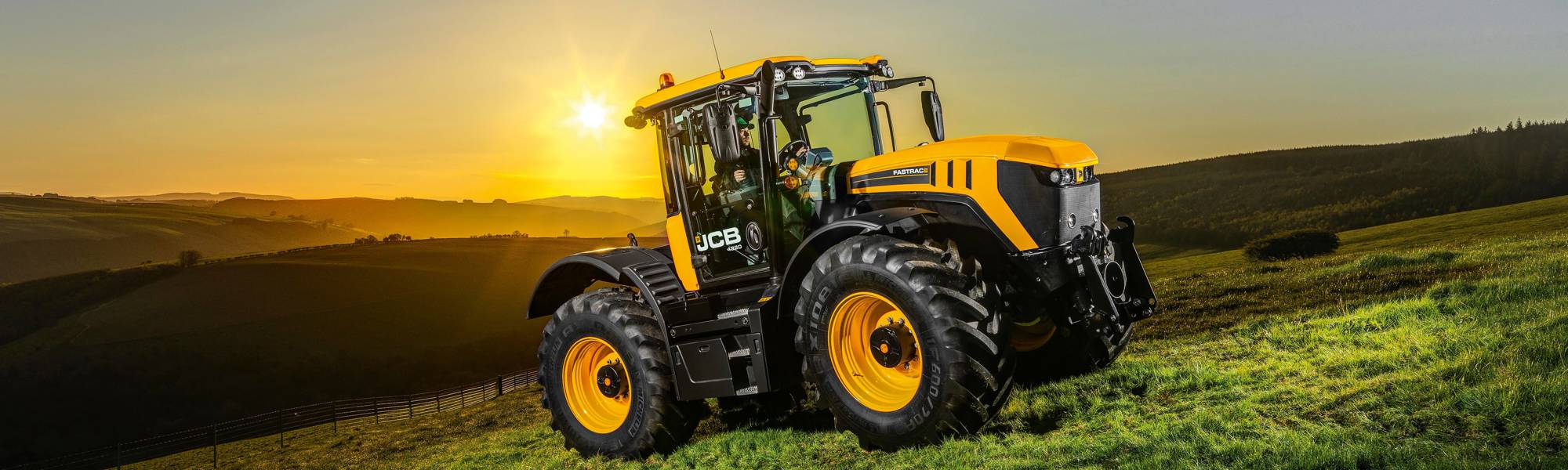 JCB Fastrac 4220 Agricultural Tractors - Scot JCB