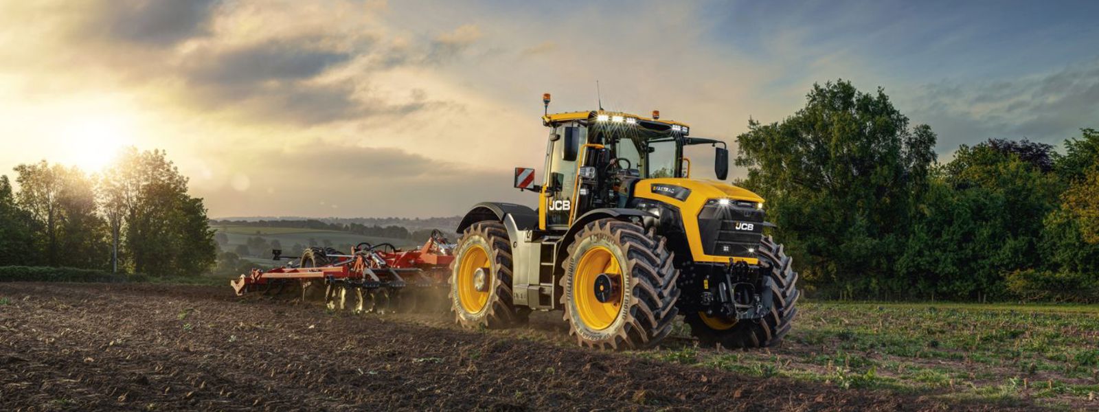 JCB Fastrac 6000 Series (1)