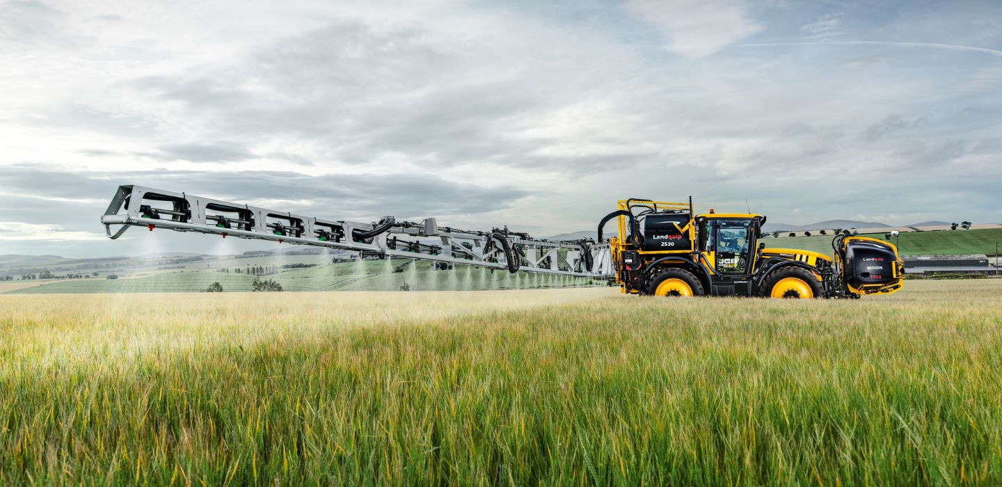 JCB Fastrac Large 1440X750 Jpg